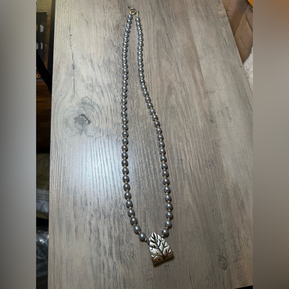 Gray Pearl Necklace With Silver Leaf Pendant Toggle Clasp 30 Inches Classic